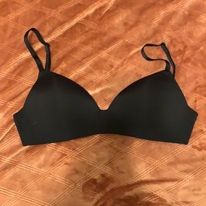 T-shirt Collection lightly lined and wireless Black 34 DD Bra